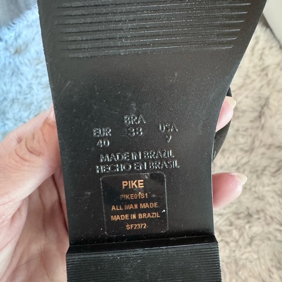 Steve Madden Glossy Black Women's Sandals - Picture 3 of 3